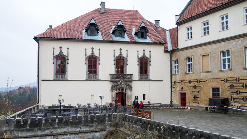 Zámek Hrubá Skála a hrad Valdštejn se restituovat nebudou, potvrdil Ústavní soud